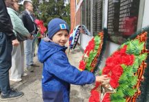 Прончане возложили цветы на братскую могилу с летным экипажем командира Янышевского
