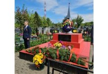 На братской могиле летного экипажа в Пронске устанавливают новый памятник