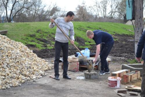 Учитель-технологии-Дмитрий-Абушахмин-и-Юрий-ДорофеевАРХАНГЕЛЬСКИЙ-ИНТЕРНАТ-2